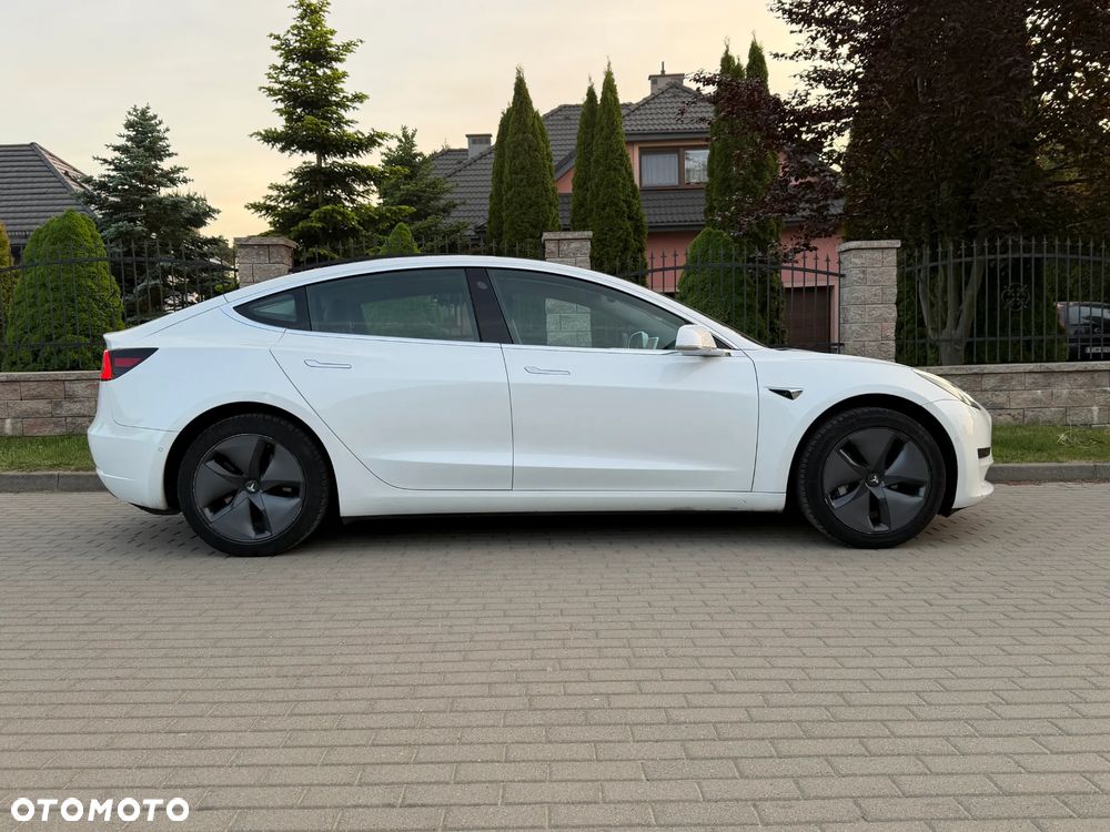 Tesla Model 3 - 7