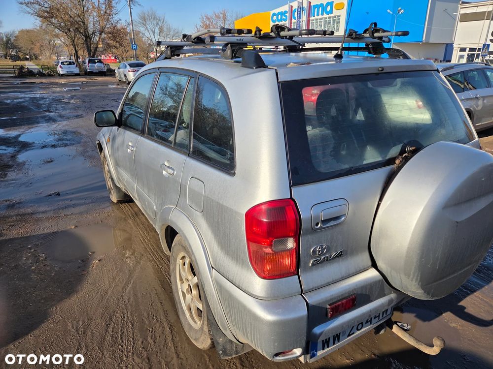 Toyota RAV4 2.0 D-4D 4x4 - 11