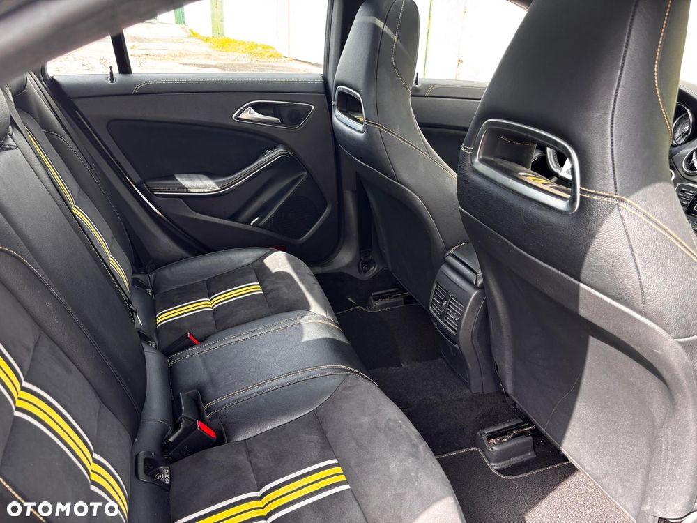 Mercedes-Benz CLA 250 7G-DCT AMG Line - 20