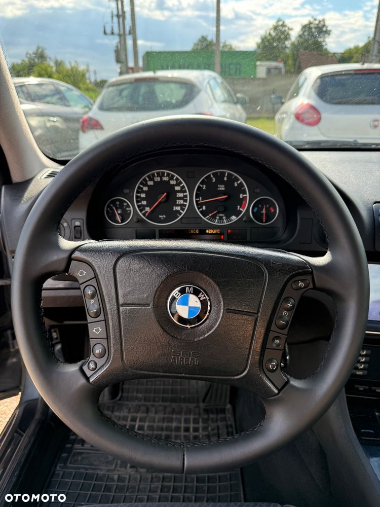BMW Seria 5 - 21