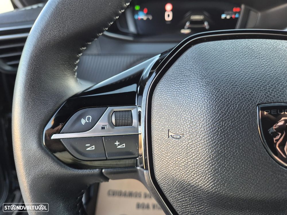 Peugeot 2008 1.2 PureTech Allure Pack - 26