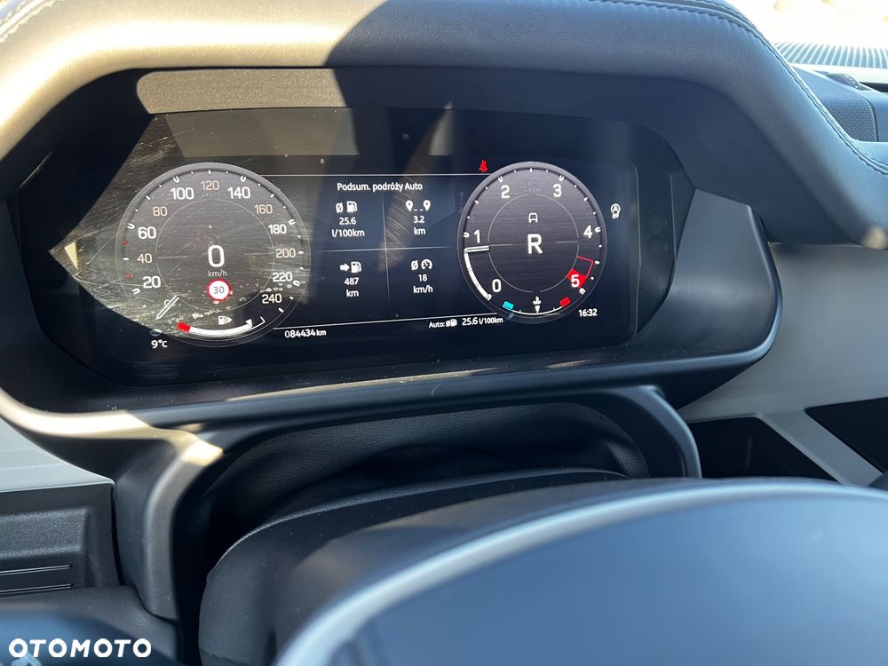 Land Rover Defender - 17