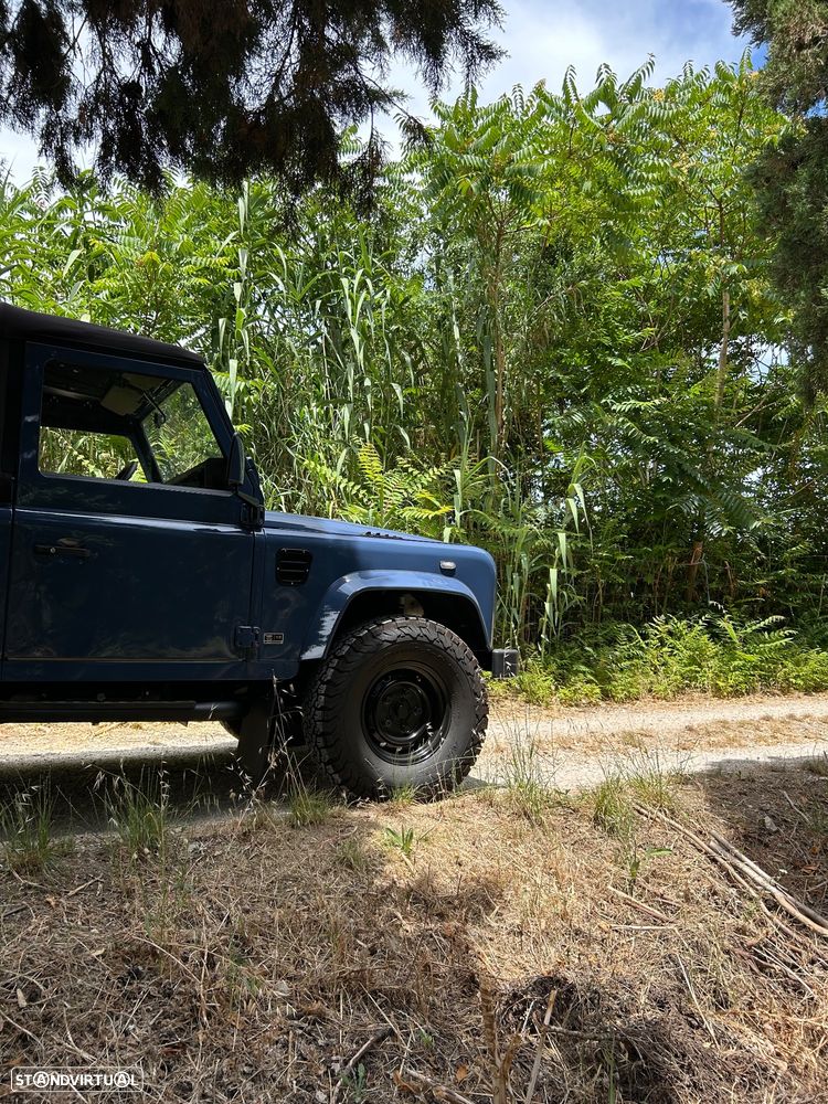 Land Rover Defender 90 2.5 Td5 Soft Top - 4