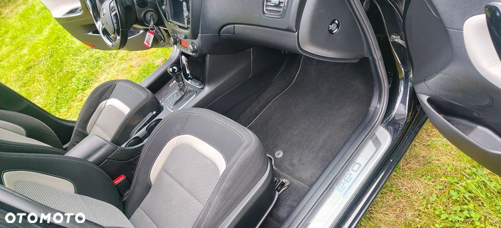 Kia Ceed 1.6 GDI DCT Platinum Edition - 11