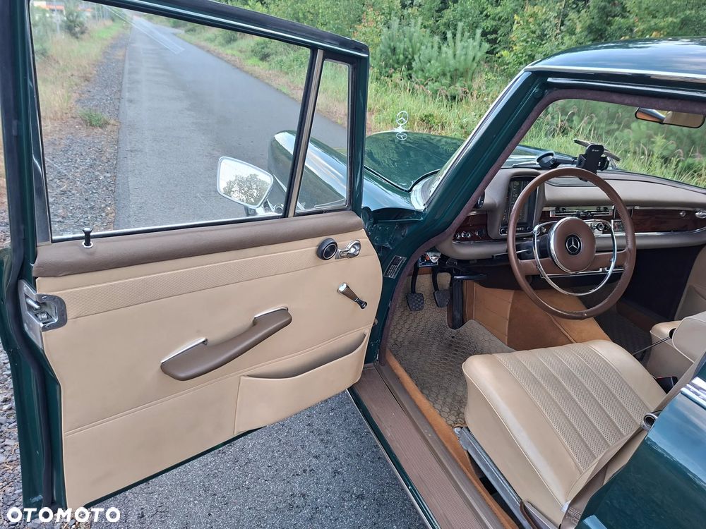 Mercedes-Benz W111 - 18