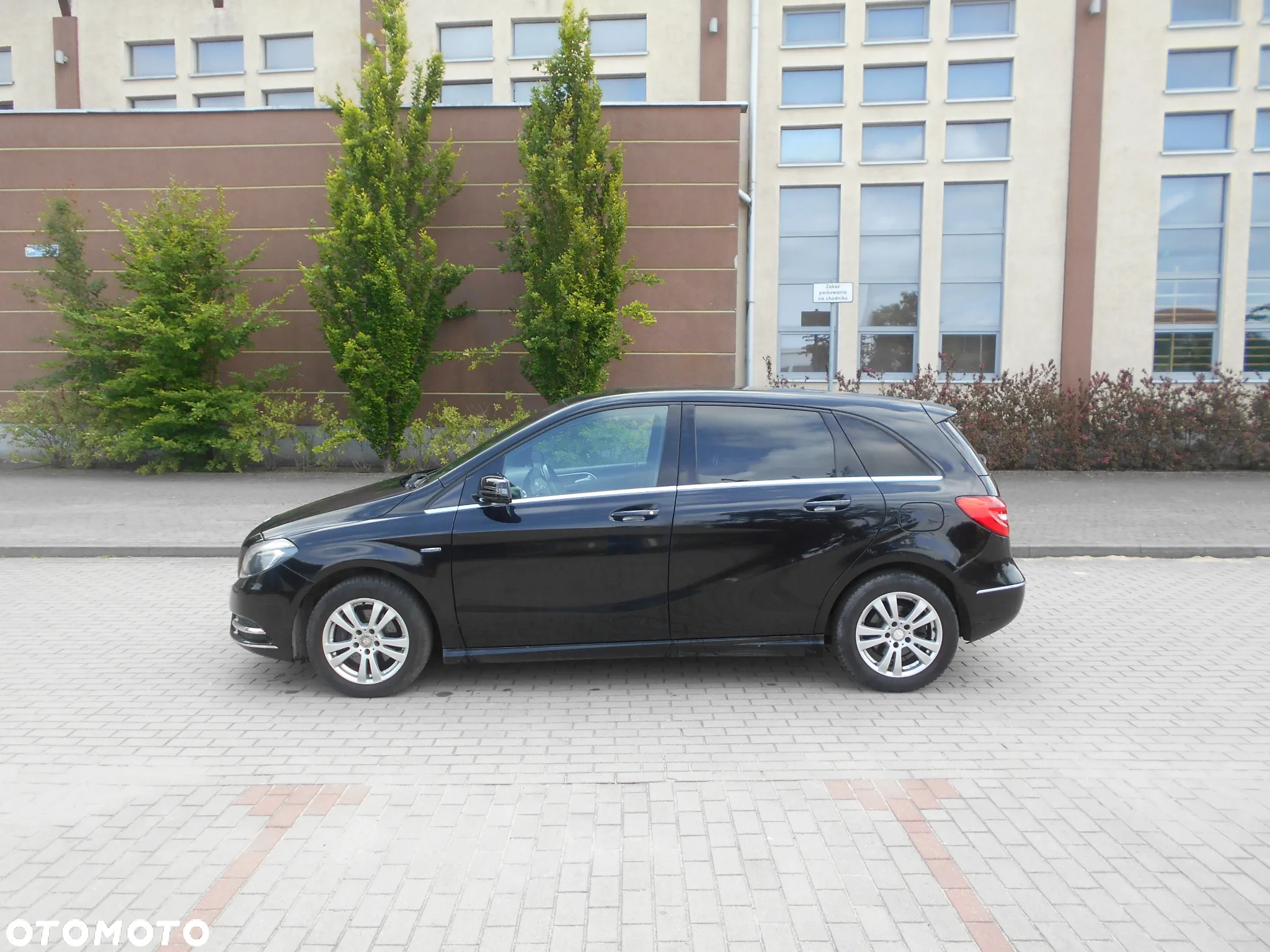 Mercedes-Benz Klasa B 180 BlueEFFICIENCY Edition - 2