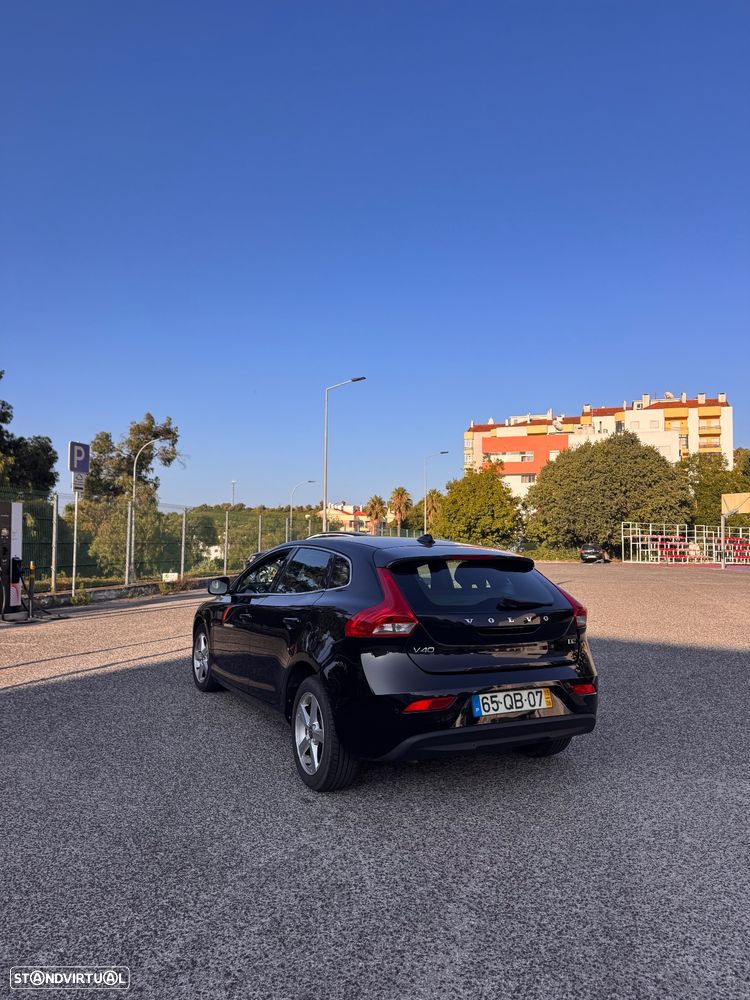 Volvo V40 2.0 D2 Momentum Geartronic - 6