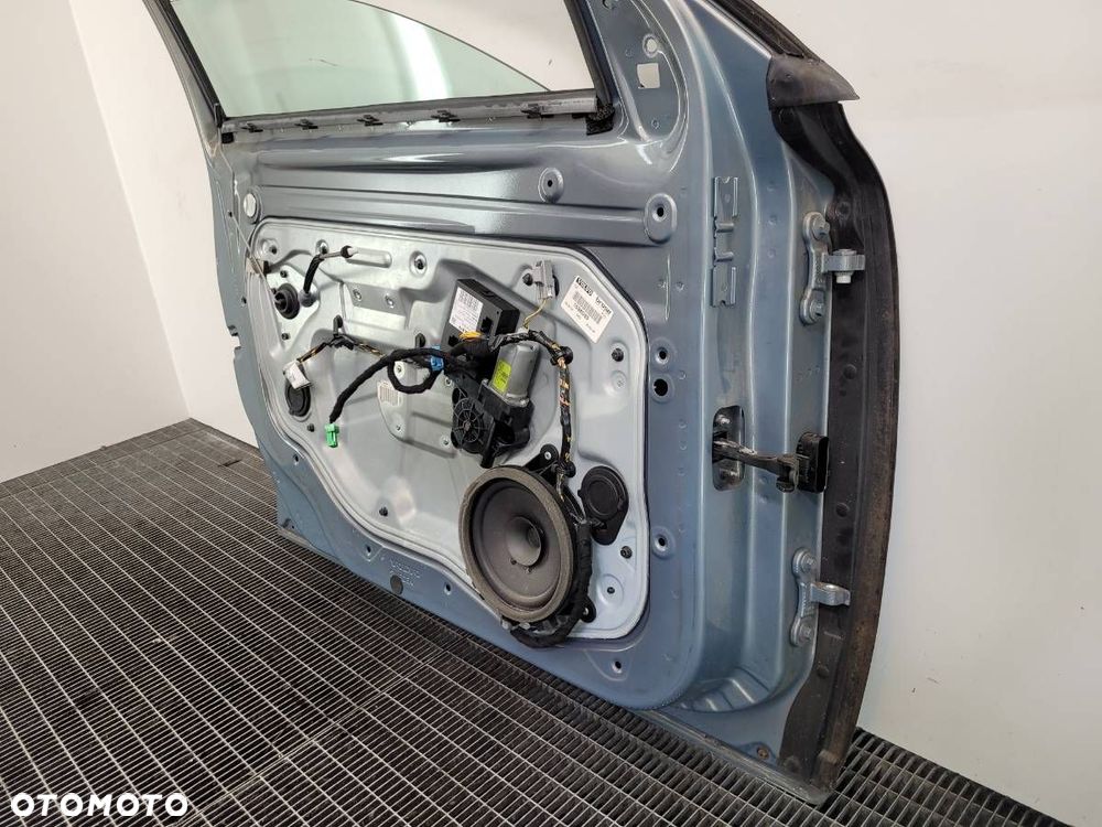 DRZWI PRZÓD LEWE VOLVO V50 545 II  KOMPLETNE KOD 490 - 11
