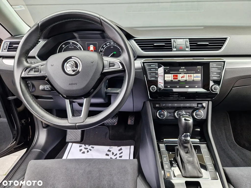Skoda Superb Combi 2.0 TDI DSG Premium Edition - 26