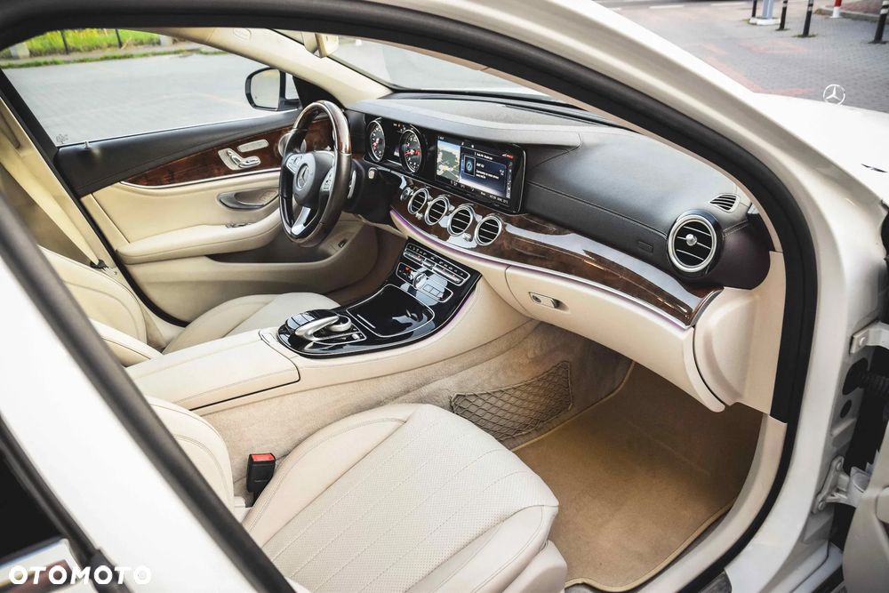 Mercedes-Benz Klasa E 300 9G-TRONIC Avantgarde - 25