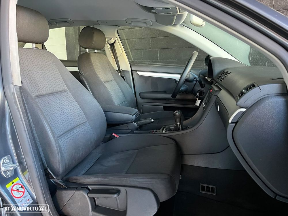 Audi A4 2.0 TDI S-line - 9