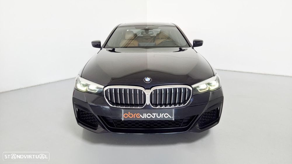 BMW 530 e Pack Desportivo M - 3