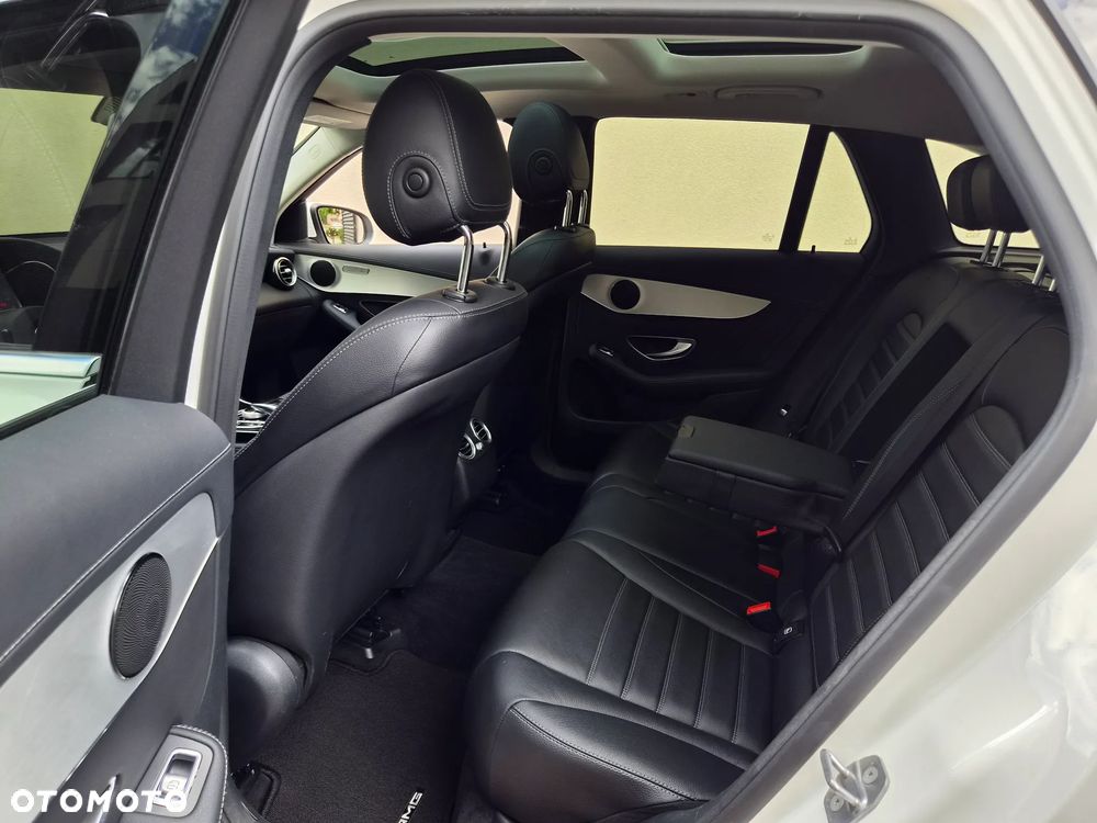 Mercedes-Benz GLC 250 4Matic 9G-TRONIC AMG Line - 13