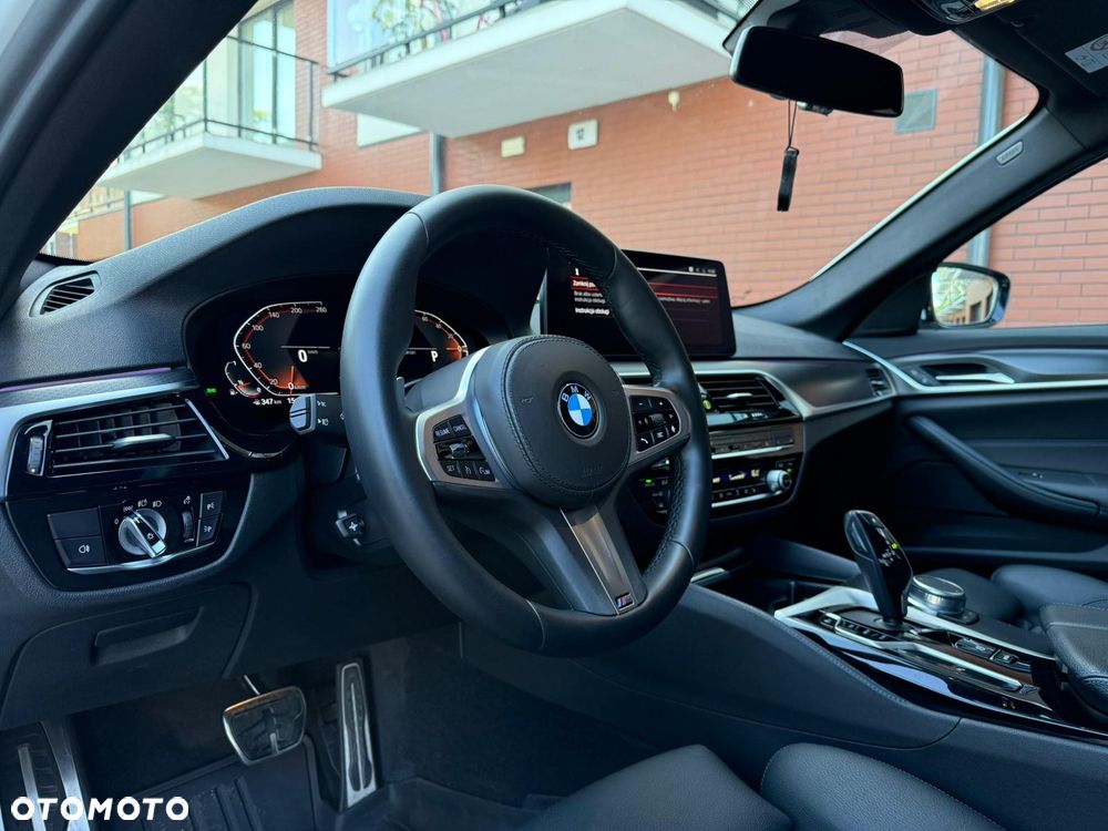 BMW Seria 5 520i mHEV M Sport sport - 11