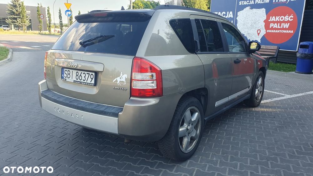 Jeep Compass 2.4I 4x4 Sport - 3