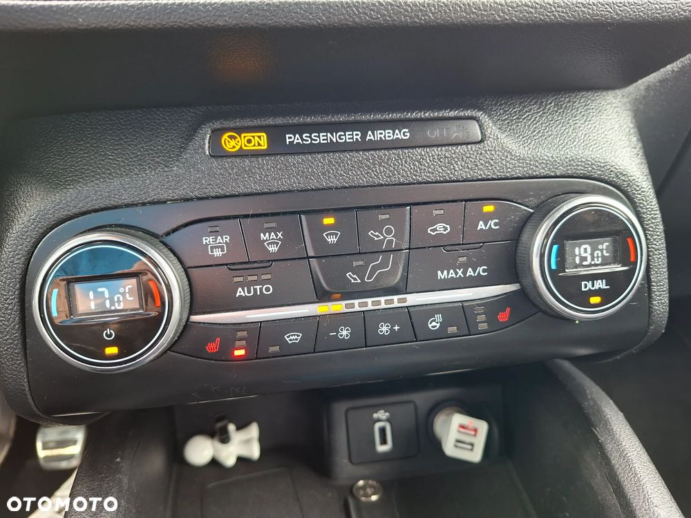 Ford Focus 1.5 EcoBoost Titanium ASS - 20