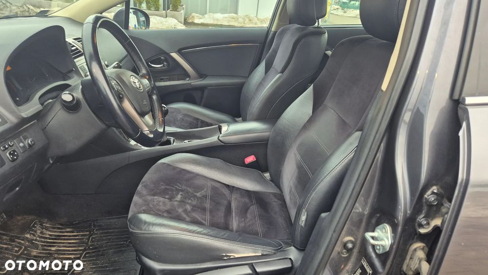 Toyota Avensis 2.0 D-4D Premium - 13