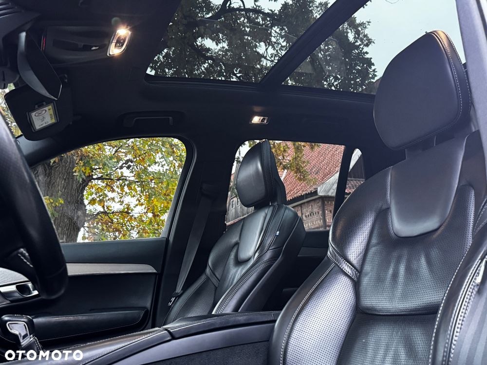 Volvo XC 90 - 9