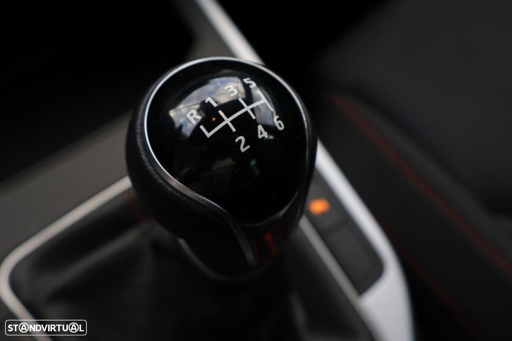 SEAT Arona 1.0 TSI FR - 24