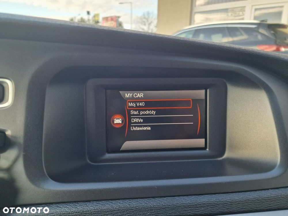 Volvo V40 T3 Kinetic - 24