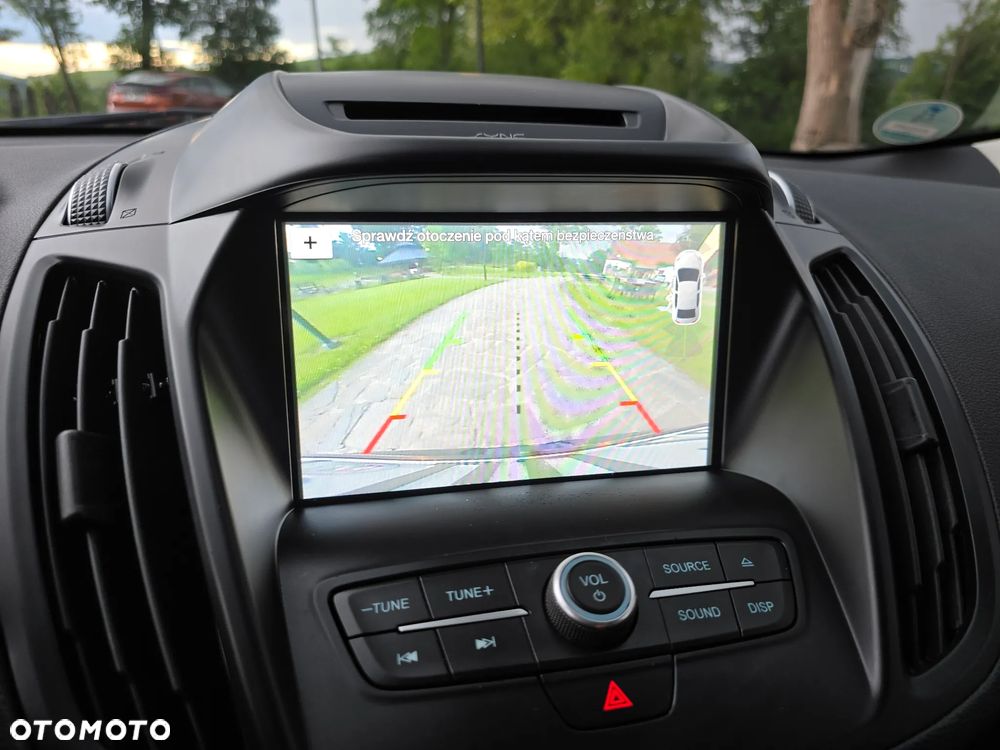 Ford Kuga 2.0 TDCi 2x4 Titanium - 19