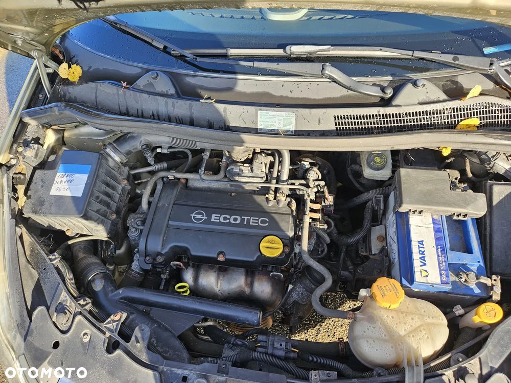 Opel Corsa 1.2 16V Cosmo - 20