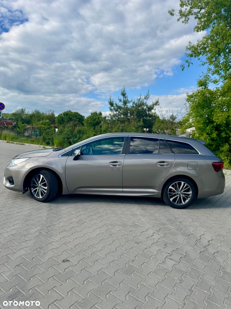Toyota Avensis 2.0 D-4D Prestige - 14