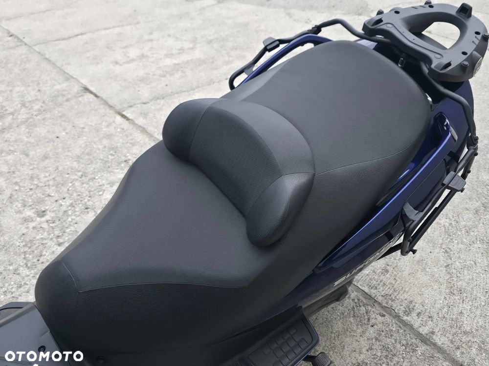 Suzuki Burgman - 13