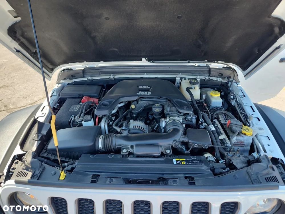 Jeep Wrangler - 12