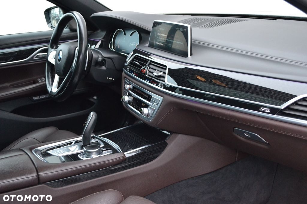 BMW Seria 7 - 20
