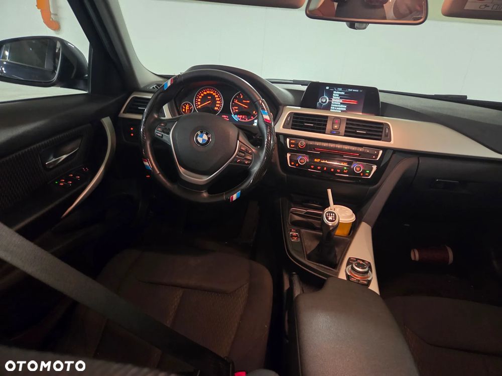 BMW Seria 3 318d - 10