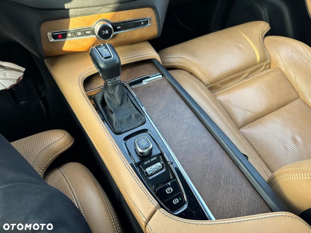 Volvo XC 90 T6 AWD Inscription 7os - 23