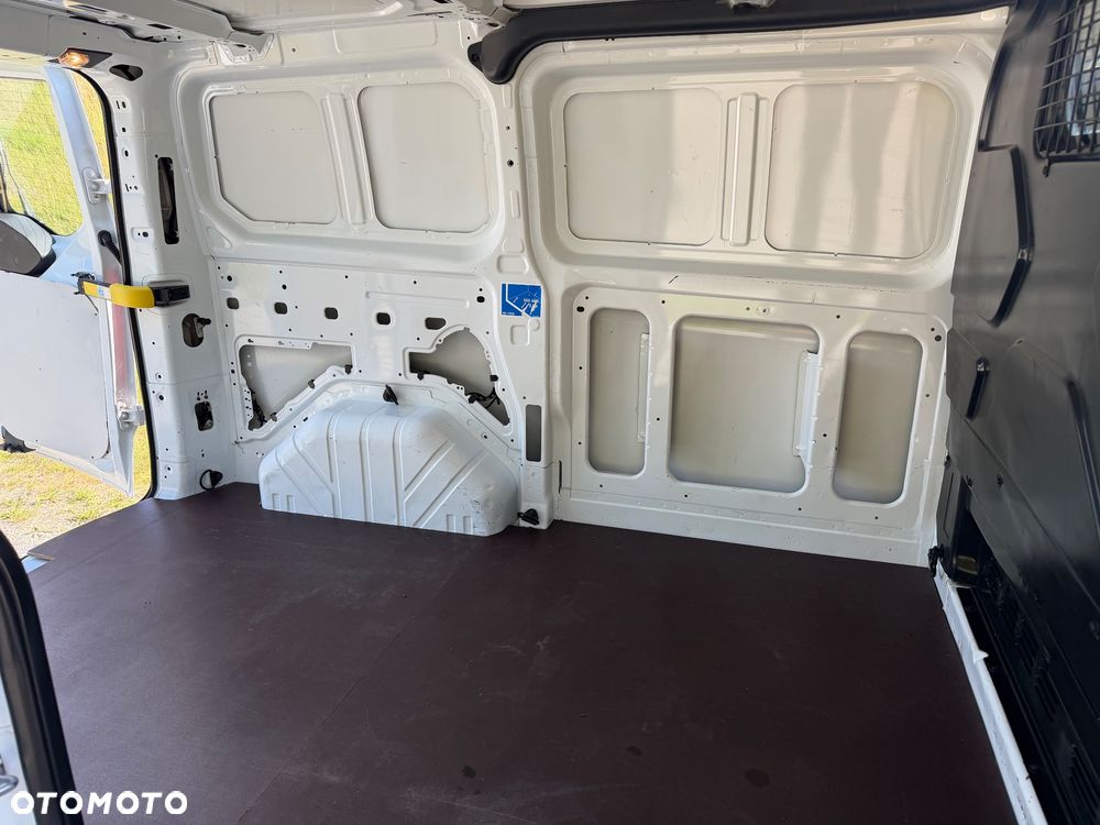 Ford TRANSIT CUSTOM - 9