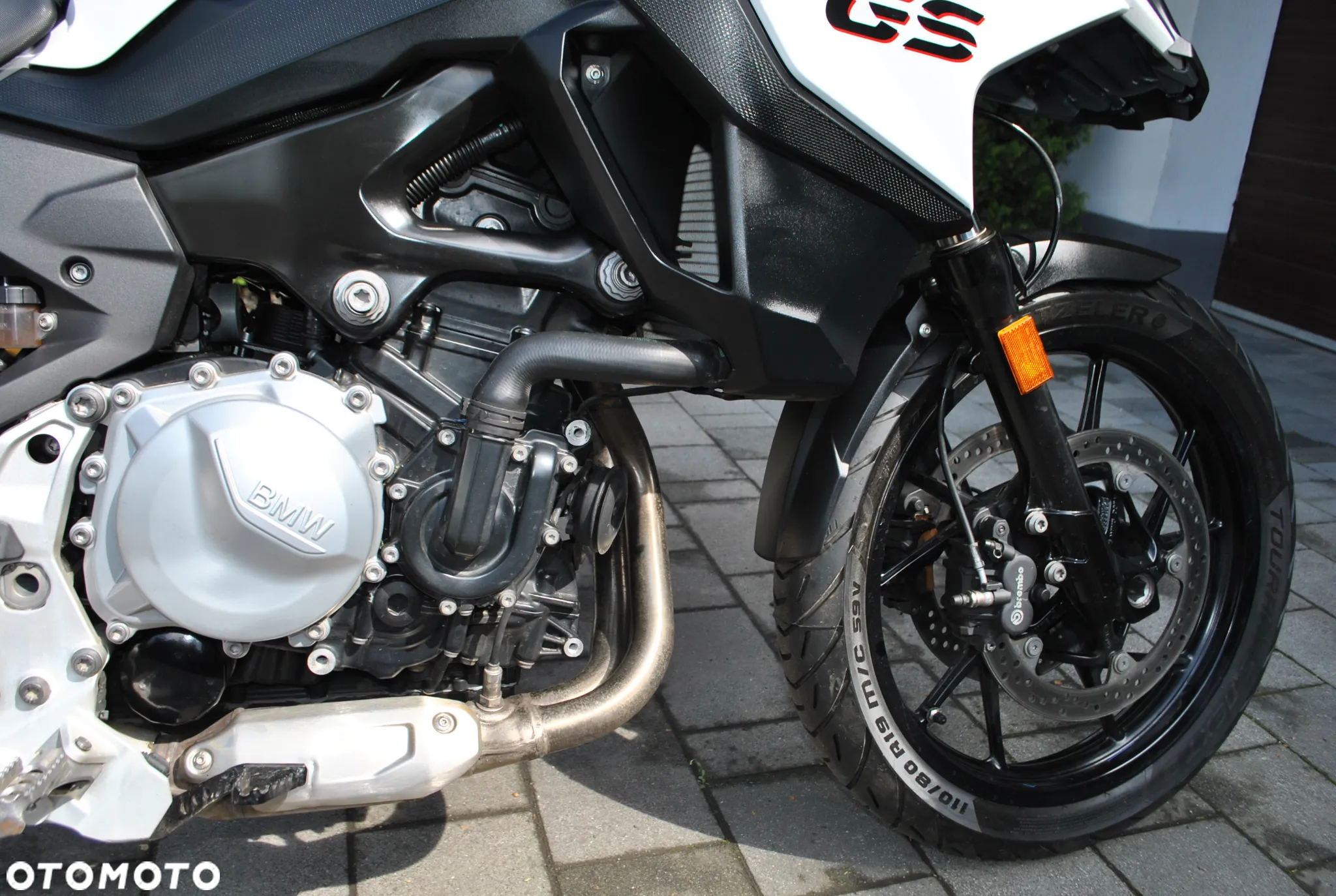 BMW F - 15