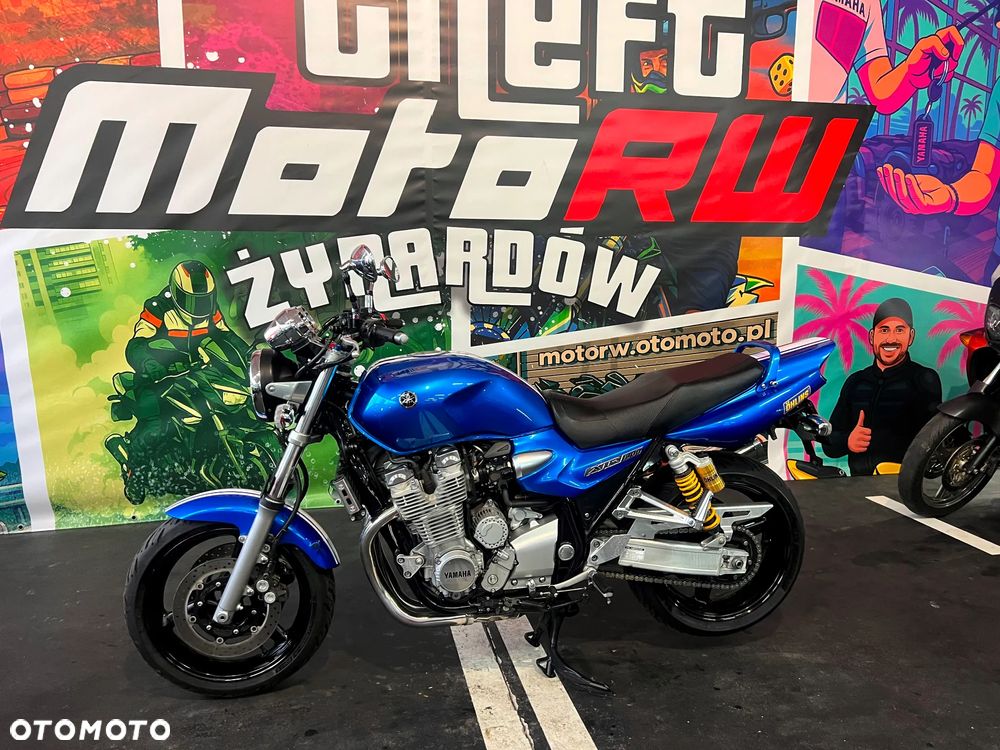 Yamaha XJR - 20