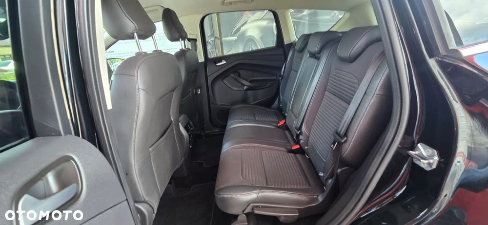 Ford Kuga 1.5 EcoBoost 2x4 Titanium - 33