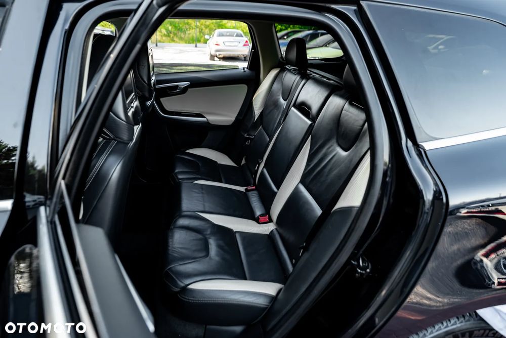 Volvo XC 60 D5 AWD RDesign - 21