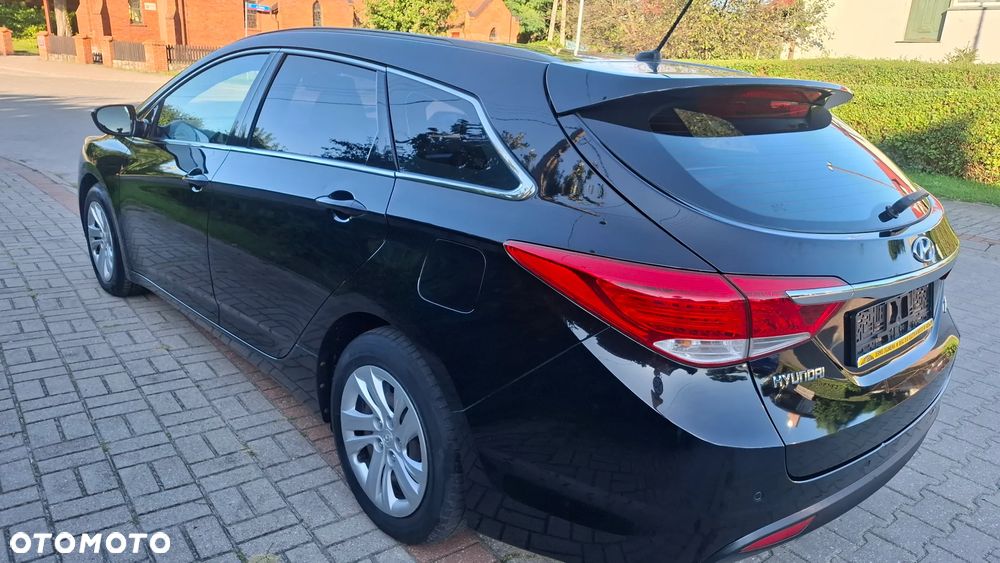 Hyundai i40 Kombi blue 1.6 Family+ - 2