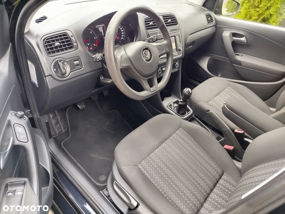 Volkswagen Polo 1.4 TDI (Blue Motion Technology) Comfortline - 14
