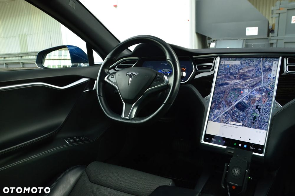 Tesla Model S 75 - 18