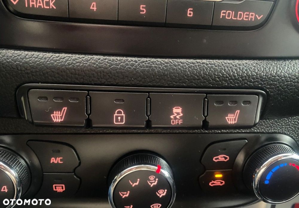 Kia Ceed - 12