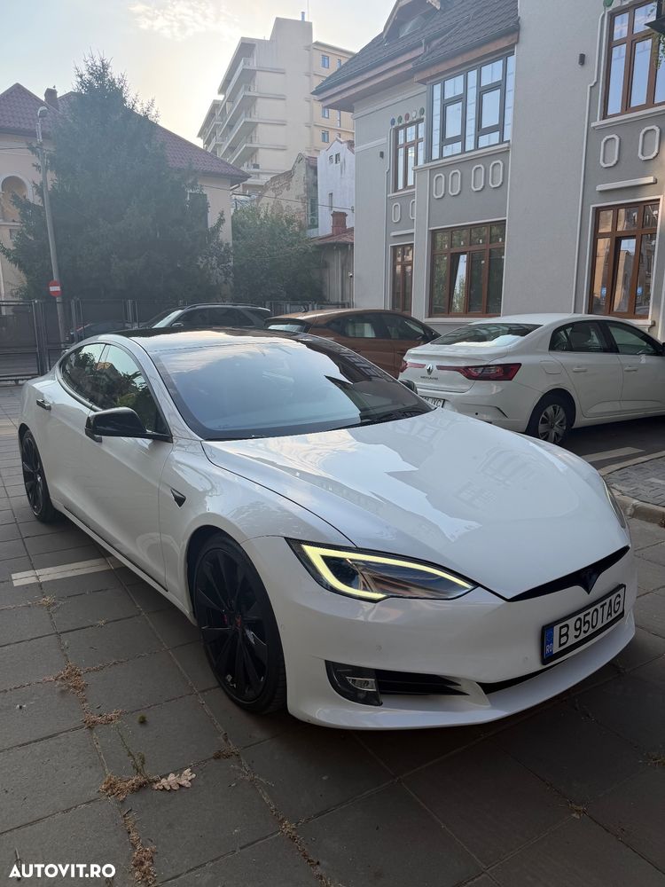 Tesla Model S - 2