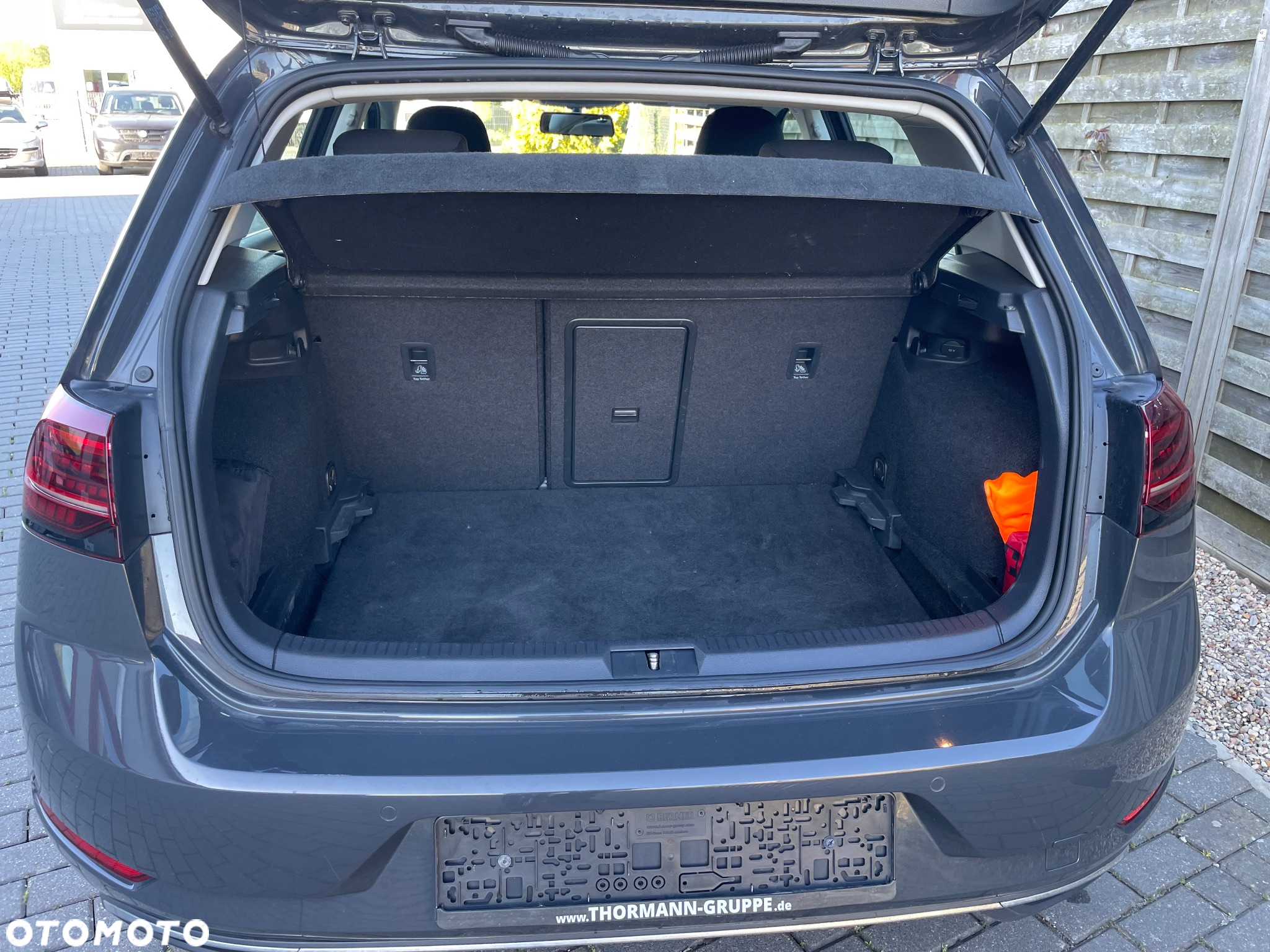 Volkswagen Golf - 6