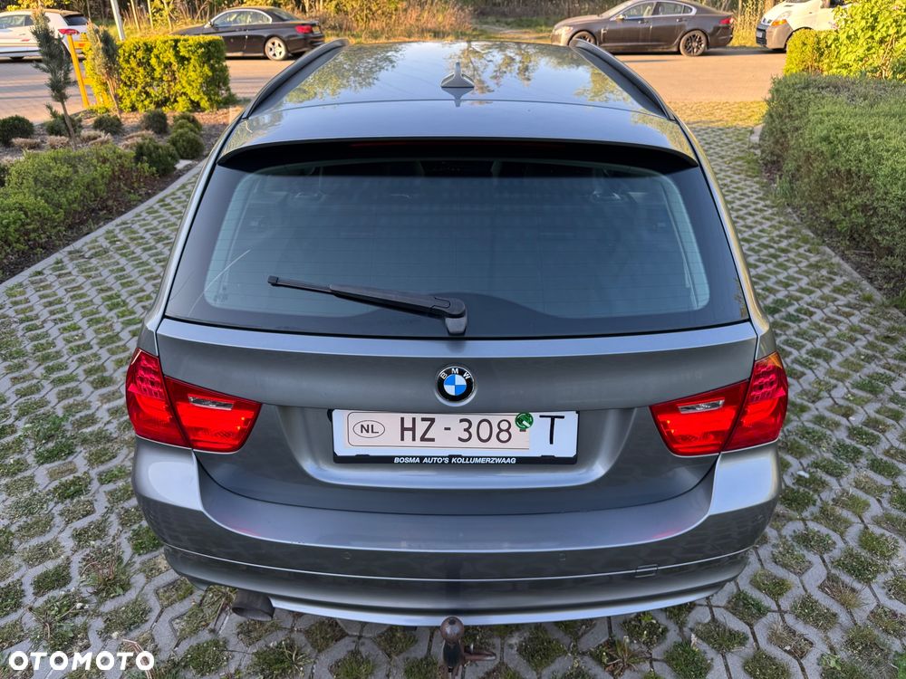 BMW Seria 3 318d DPF Edition Sport - 27