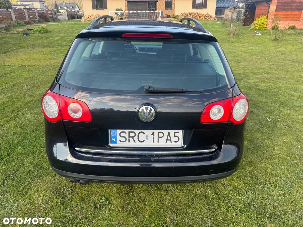 Volkswagen Passat - 11