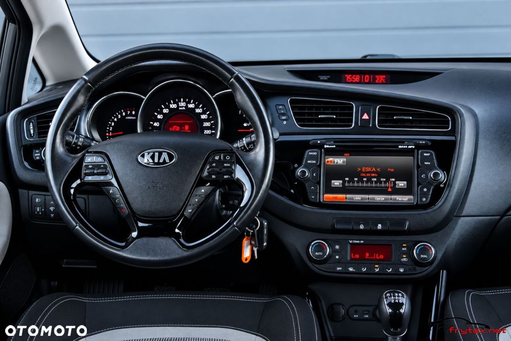 Kia Ceed - 31