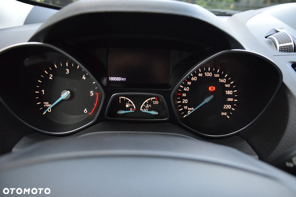 Ford Kuga 2.0 TDCi 2x4 Titanium - 24