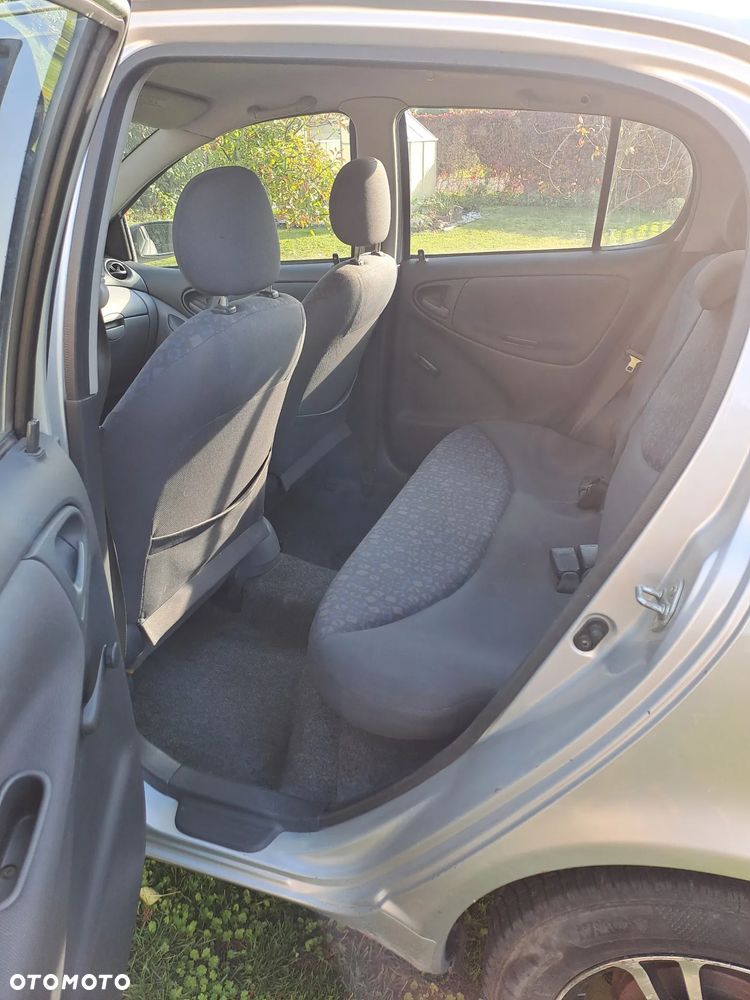 Toyota Yaris - 6