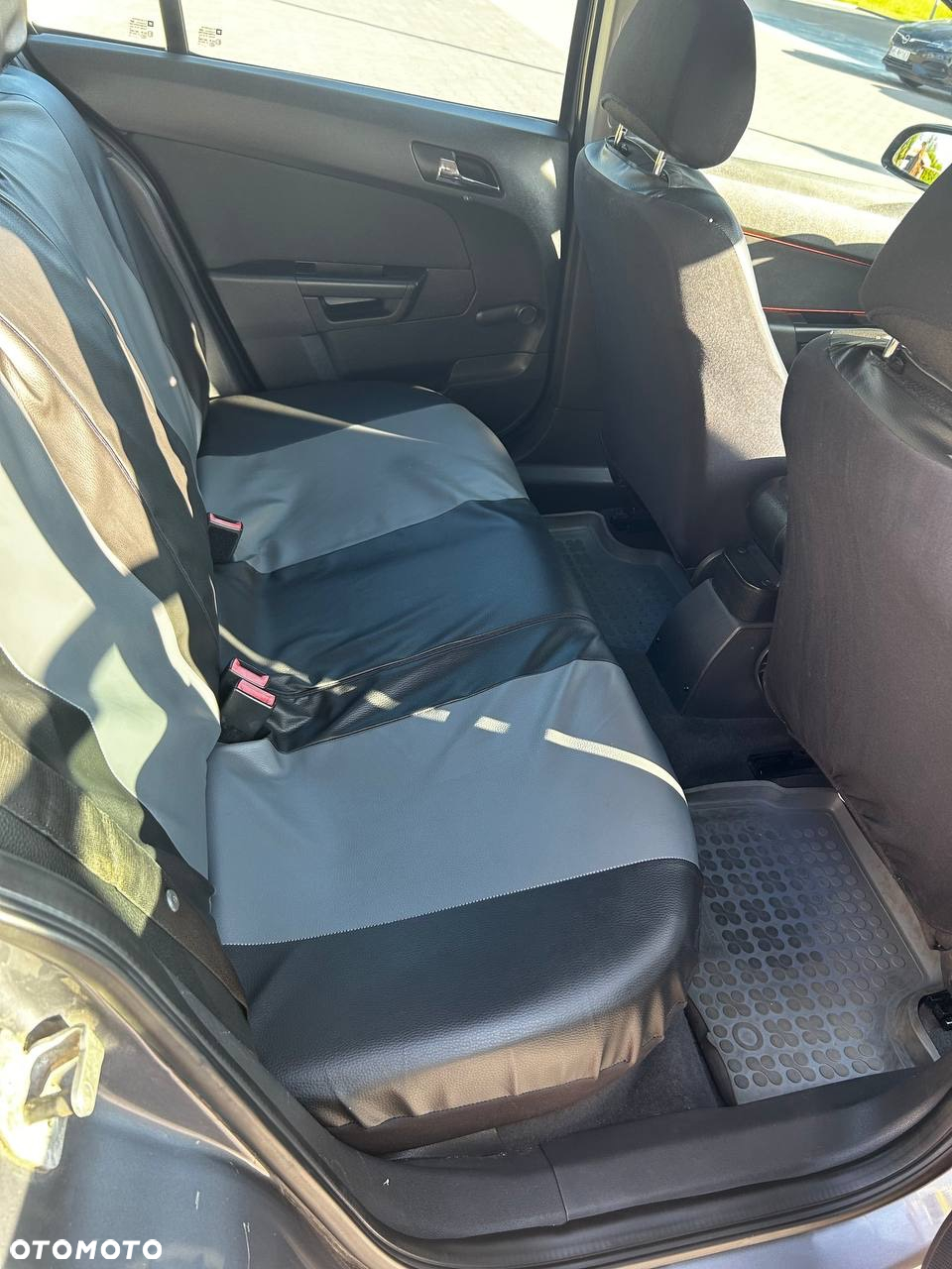 Opel Astra 1.9 CDTI DPF - 13
