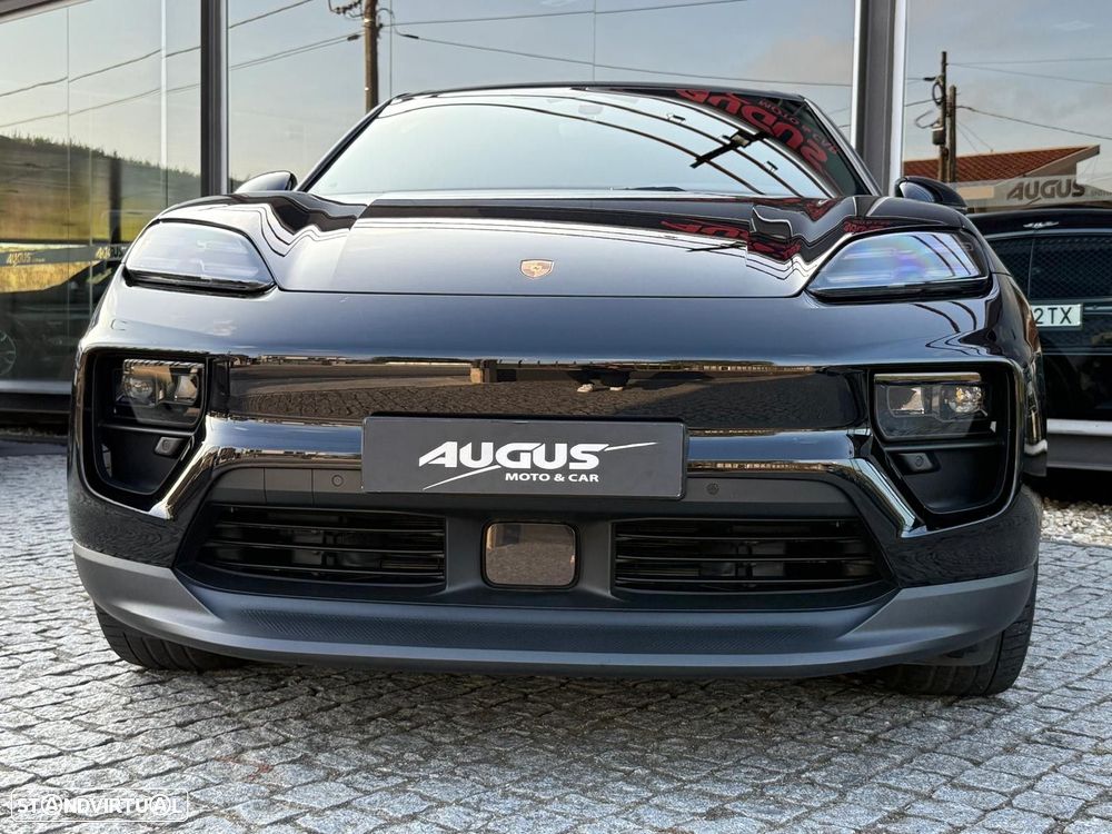 Porsche Macan Electric 4 - 6